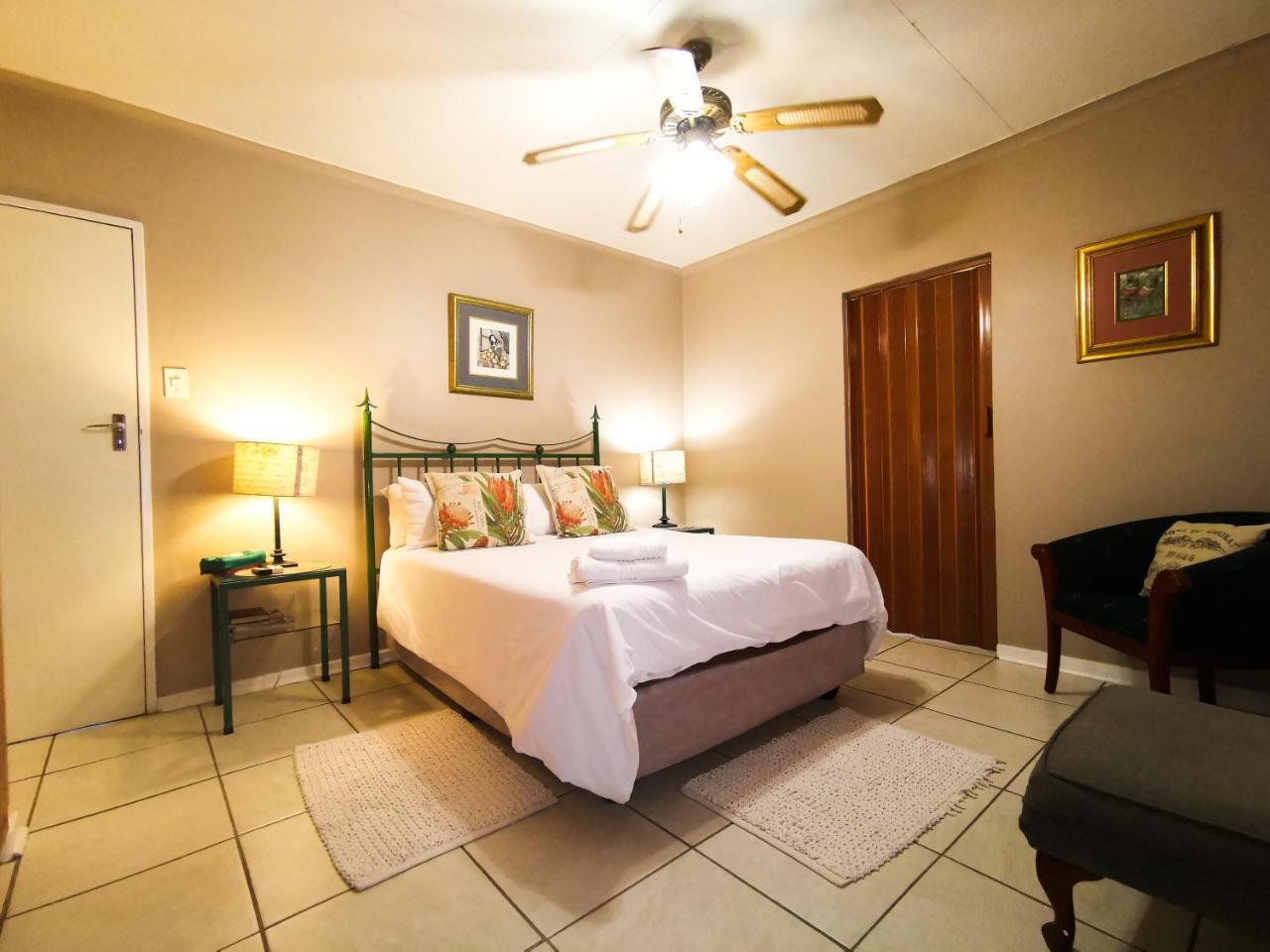 Loerie Guesthouse Hoedspruit Eksteriør billede